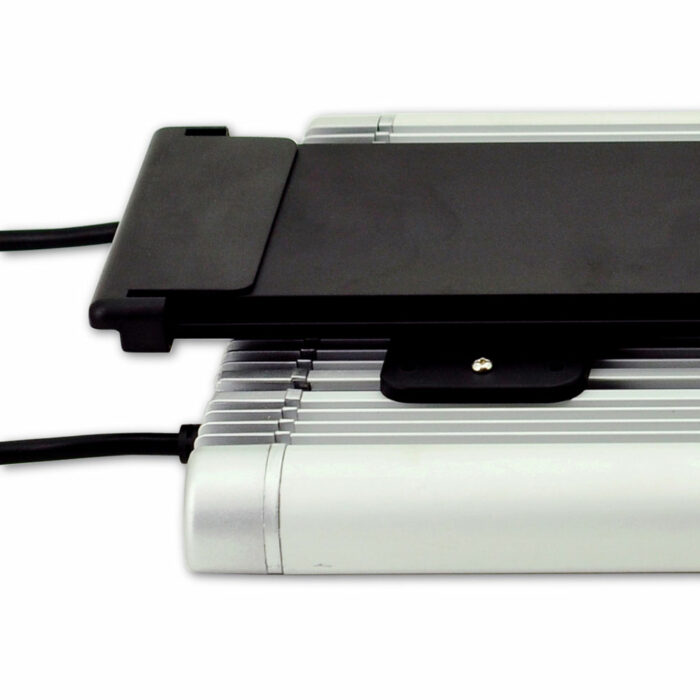 SOLAR STINGER® SunStrip Cover für Eheim 1200: Produkt montiert (Detail)